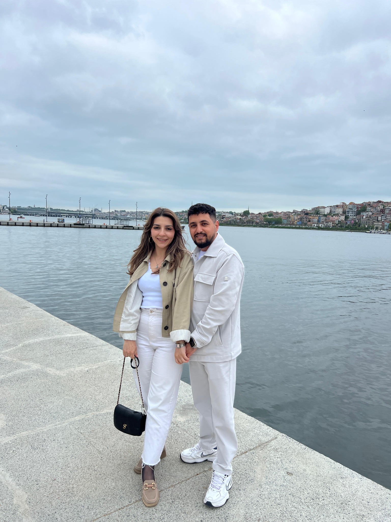 Talin ve Eyüp, deniz kenarında